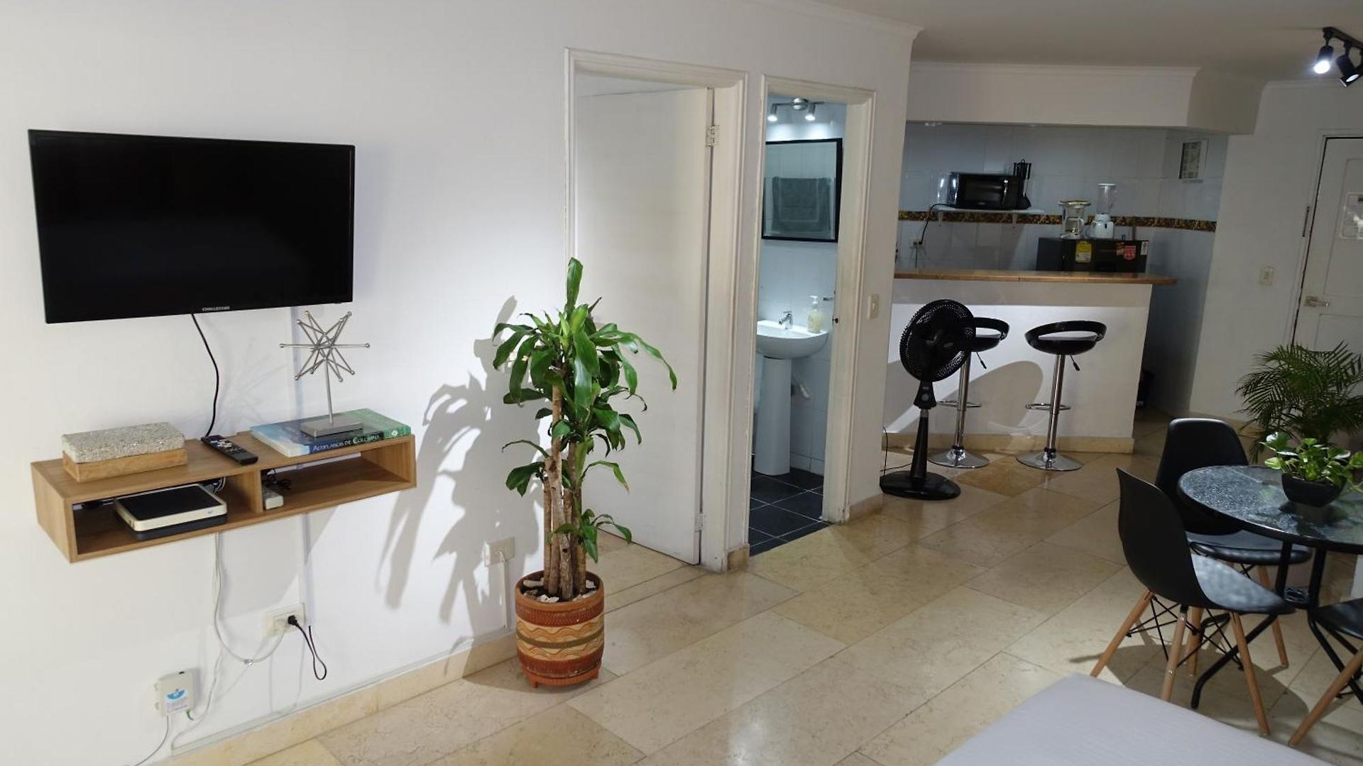 Apartment Cabrero 1111 *